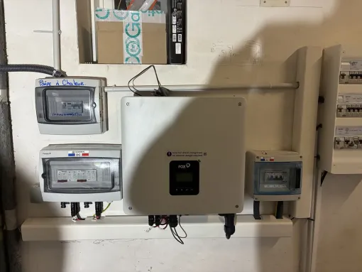 Préparation et installation photovoltaïque 6 kw avec batterie de stockage 11 kw à l'union près de Toulouse, Toulouse, ECO'NRJ